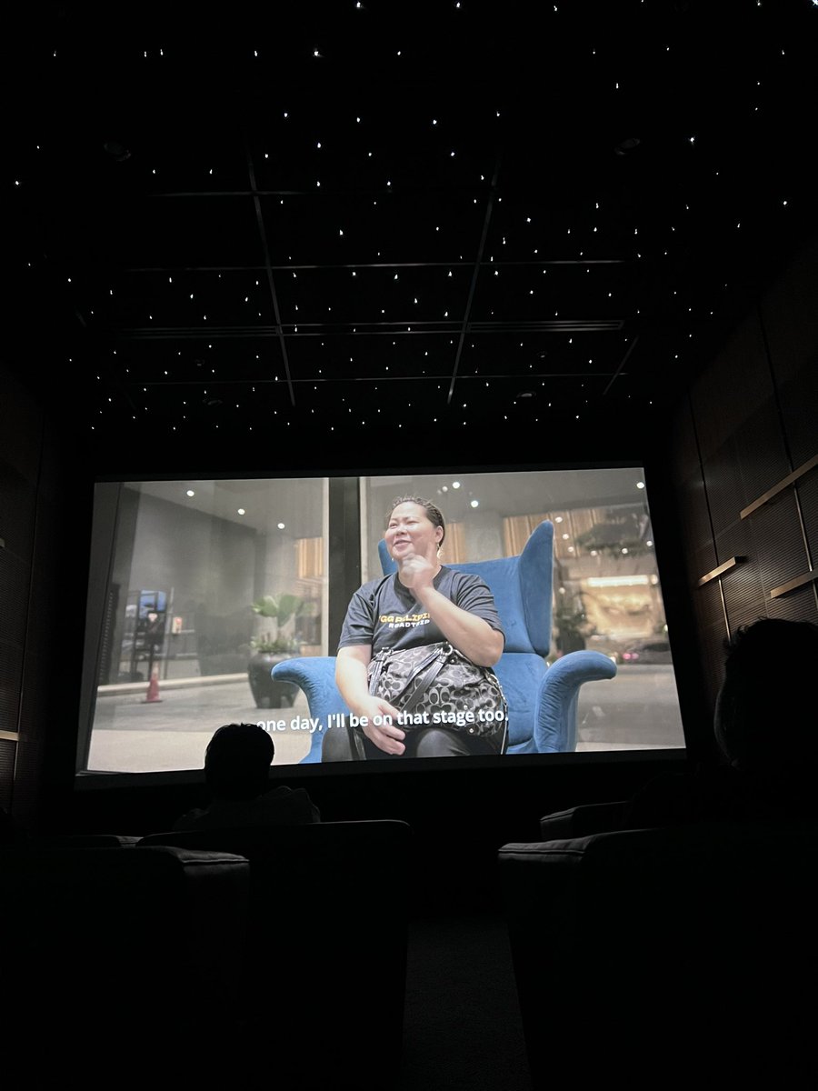 TheArpo's tweet image. “One day, I’ll be on that stage too”. I lost it. 

Thank you for capturing these beautiful stories @leah_cb. 

Watch out for the release of Metaversity Filipino Workers soon! #MWF