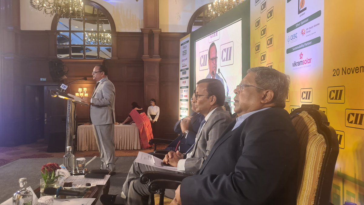 Andrew007Uk's tweet photo. It was excellent to join Hon. Minister @GhulamRabbani_ &amp; other dignitaries for the @CII4ER's Reneeable Energy Conclave. I was immensely proud @EnergyAspects, @greenenco, @Arup &amp; @durham_uni all were on the agenda representing 🇬🇧 with GQS in the audience. Sir met all UK companies. https://t.co/xtY9fn5pSE