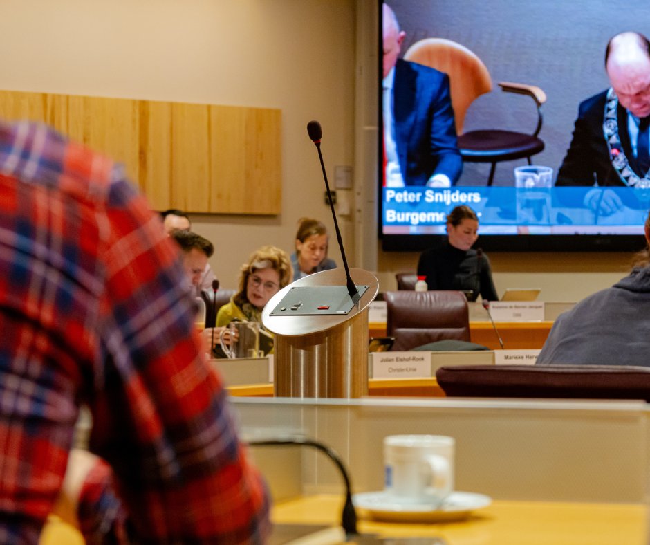 Op maandagavond 25 november is er een besluitvormingsronde van de gemeenteraad met aansluitend twee debatten: Gebiedsvisie Zuidwesterlijk Kwadrant en Initiatiefvoorstel D66 innovatie en (zorg)technologie voor welzijn en zorg. ➡️Meer weten? Kijk op 🔗 obi41.nl/59fur64n #zgr