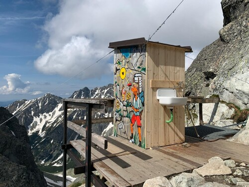 GORSKI_SWIAT's tweet photo. #TOALETY #Tatry & #Himalaje... https://t.co/MxiwawY57z