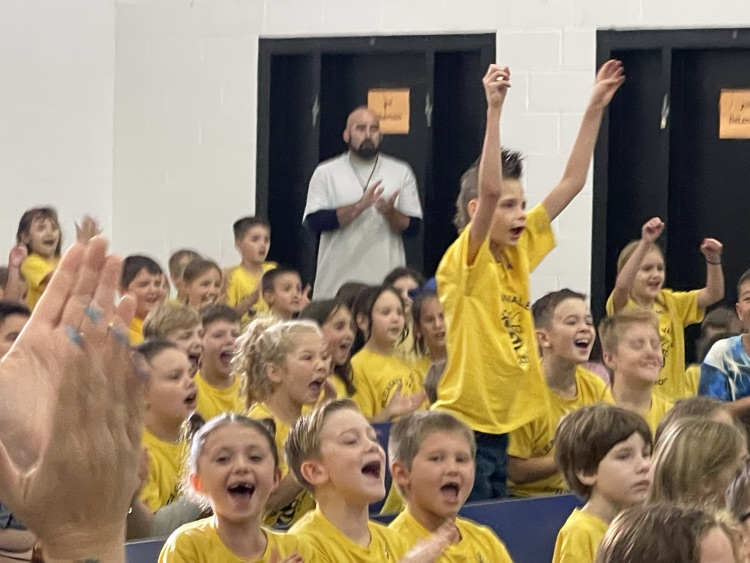 marion_wv's tweet photo. A priceless sea of gold represents that Pleasant Valley Elementary School, a 2024 National Blue Ribbon School, BEE-Lieves in celebrating greatness of students, staff and families. The school celebrated today as the national distinction plaque was brought home from Washington, DC. https://t.co/LbnHPhEmb7