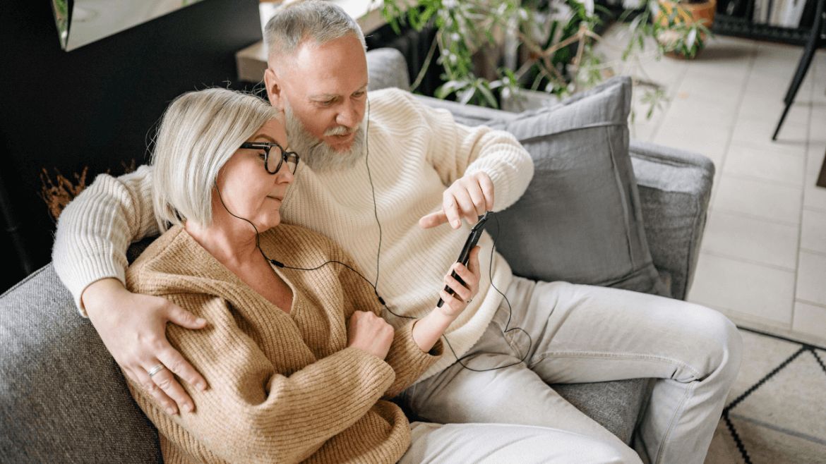 LEseniorcare's tweet photo. WHAT are the #benefits of using a #bedside commode for #seniors? READ NOW to find out https://t.co/G7bzNaVRRG  #seniorcare #agingcare #bedsidecommode #elderlycare #seniorsafety #seniorlifestyle #Mesa #Gilbert #Tempe https://t.co/T4KEvNEYrA