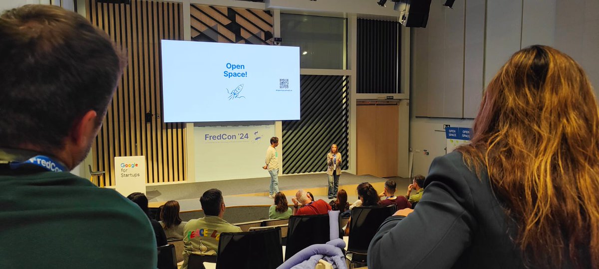 Y para el broche de oro, un Open Space! 🚀

Conducen los fantabulásticos <a href="/Luisalgonfer112/">Luis Alberto González Fernández</a> y <a href="/LaraCmara/">Lara</a>, de la casa.