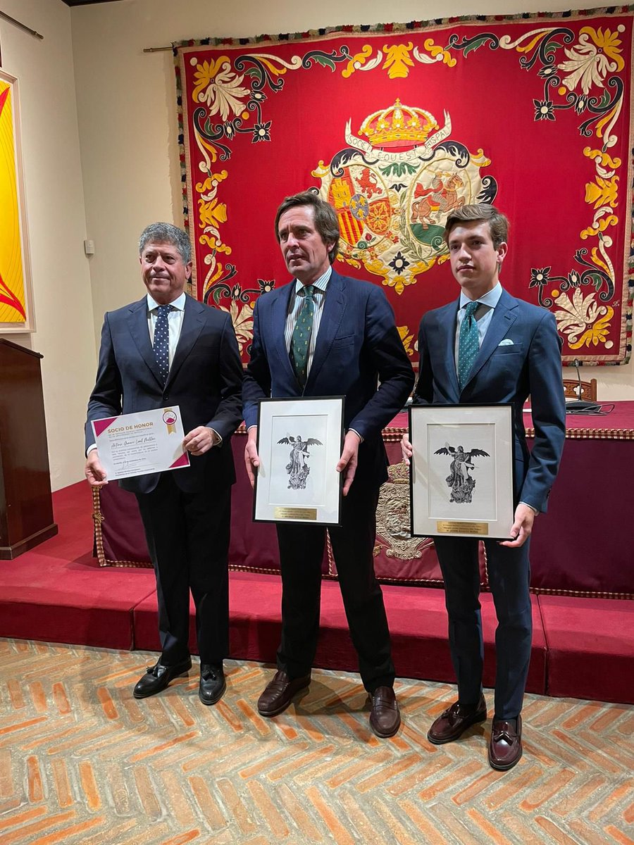 Javier Zulueta Muñoz (@javierzuluetam) on Twitter photo Tertulia Taurina Universitaria. <a href="/TTUSevilla/">TERTULIA TAURINA US</a>
III Premios Catedráticos del Toreo.
Joven Promesa del Toreo.
#JavierZulueta Tertulia Taurina Universitaria. <a href="/TTUSevilla/">TERTULIA TAURINA US</a>
III Premios Catedráticos del Toreo.
Joven Promesa del Toreo.
#JavierZulueta
