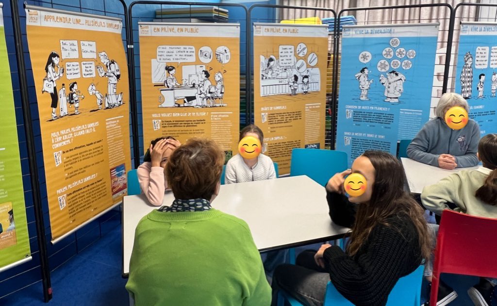 FerryVichy's tweet photo. Journée de la parentalité
Une classe de 6ème a participé à un atelier #intergénérationnel autour des expressions d’hier et d’aujourd’hui au Centre social René Barjavel 
Un moment de partage extrêmement riche pour toutes et tous
@DSDEN_03 @acclermont @BenmiloudKarim @VilleDeVichy https://t.co/y8WrwHrPjD