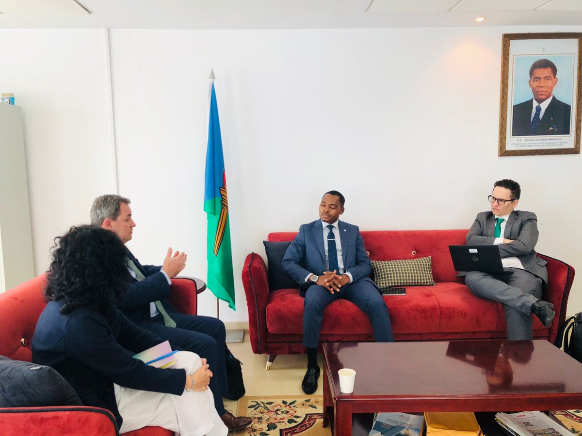 Esta tarde, he recibido a una mision del Banco Mundial, compuesto por Johan, Ana Maria y Daniel Valderama. Quienes vienen para apoyar en los trabajos de diseminación del informe de la II Encuesta Nacional de Hogares, que será publicado en fechas próximas.