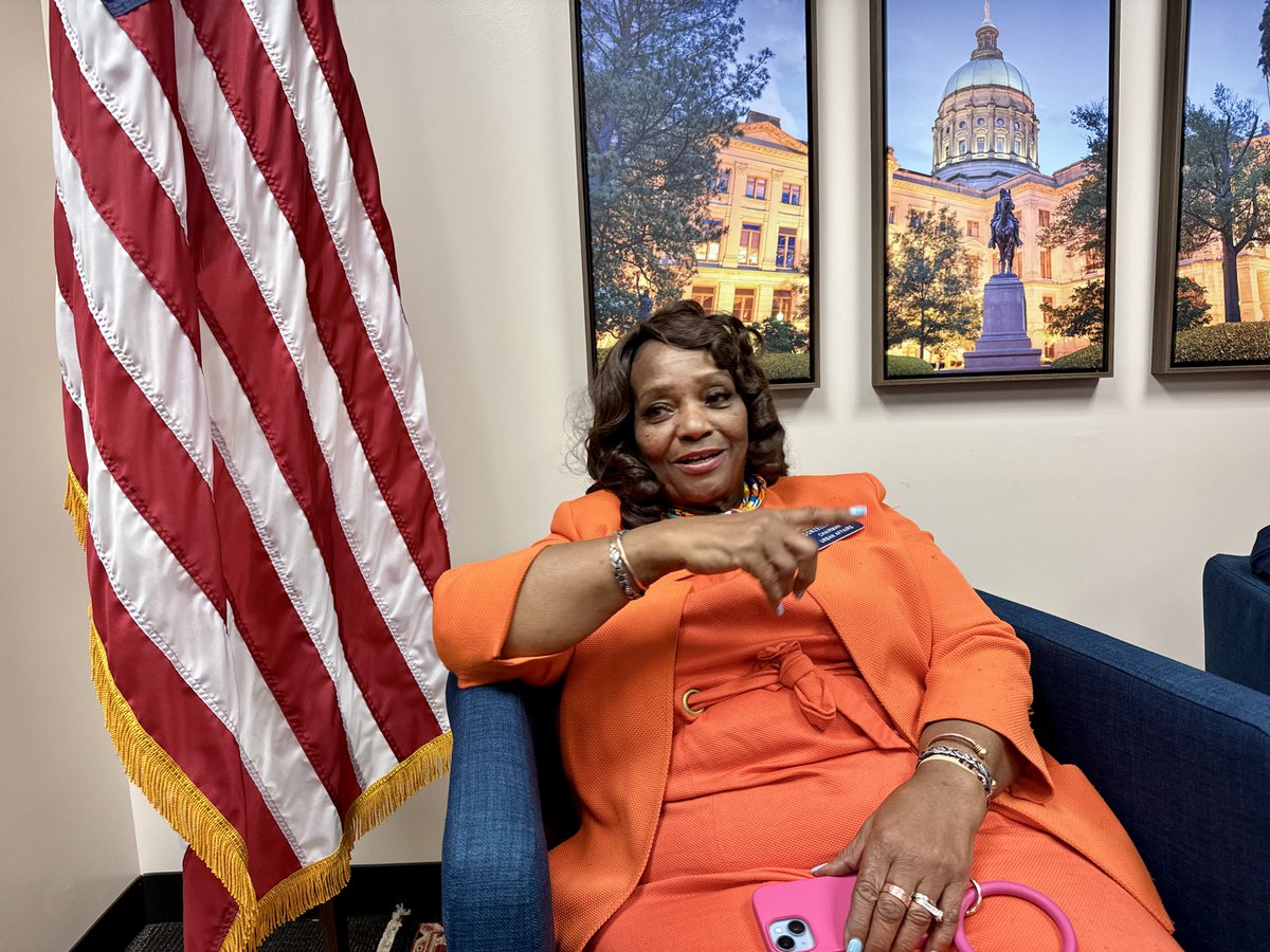 jon_gillooly's tweet image. Visiting with Sen. Donzella James, D-Atlanta, who will represent part of Cobb County effective Jan. 1.