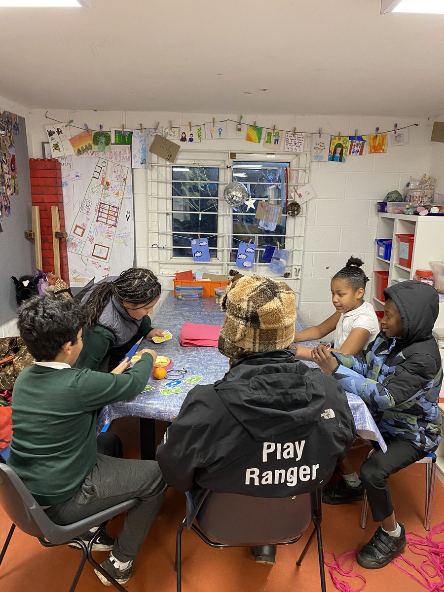 Play_Glos's tweet image. Play dog Dapple was in demand tonight 🐾 🎾 one of our new players was unsure at first but told the Rangers at the end ‘I’m not scared of dogs anymore!’ 

Our #Play2Nurture crew also enjoyed table tennis, rounds of Uno and cooking soup on the fire 🔥 

@TNLComFund #TimeToBe