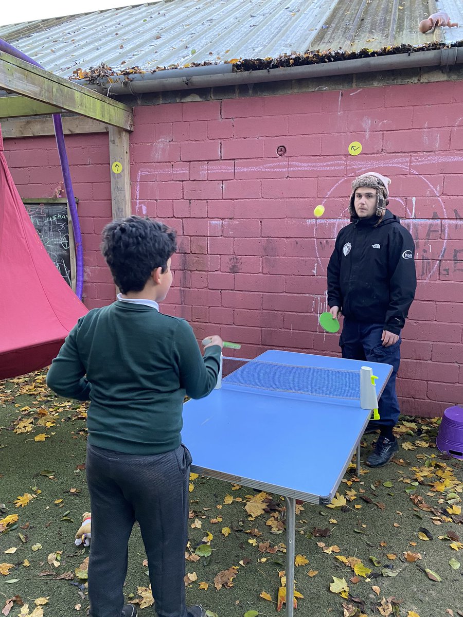 Play_Glos's tweet image. Play dog Dapple was in demand tonight 🐾 🎾 one of our new players was unsure at first but told the Rangers at the end ‘I’m not scared of dogs anymore!’ 

Our #Play2Nurture crew also enjoyed table tennis, rounds of Uno and cooking soup on the fire 🔥 

@TNLComFund #TimeToBe