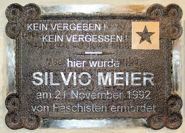 Heute gedenken wir Silvio Meier, der in der Nacht zum 21. November 1992, von Neonazis ermordet wurde. Am #b2111 um 19:00 wird es in der Silvio-Meier-Straße eine Mahnwache in Gedenken an Silvio Meier und alle Opfer rechter Gewalt geben #Fhain #Nordkiez #KeinVergessen #Antifa