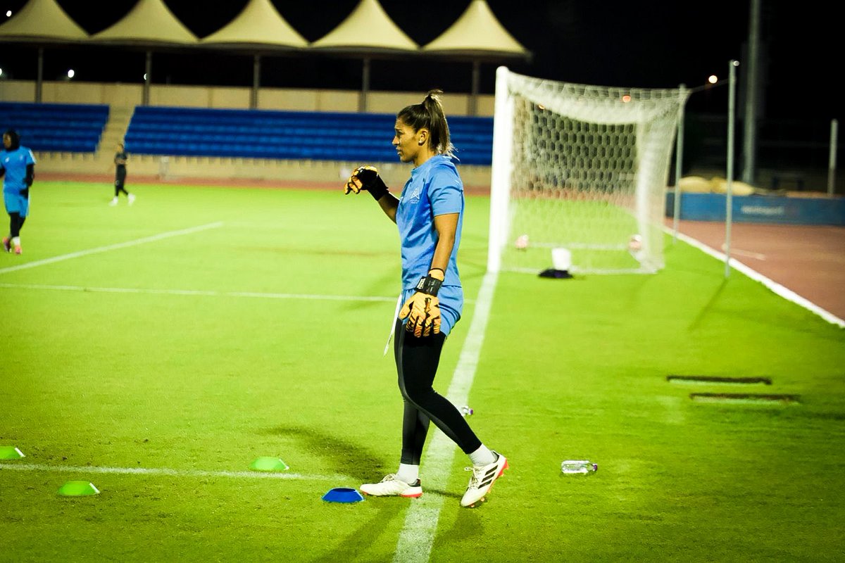 irenetobarmera's tweet photo. I’m back! 🧤✨

Jeremías 33:3 
Clama  a mí, y yo te responderé, y te enseñaré cosas grandes y ocultas que tú no conoces. 

PD: Solo sigue creyendo en sus promesas. 🙏🏽

DIOS ES BUENO 

#diosesbueno #goalkeeper #fly #fútbol #soccer #strong #brave #saudiarabia #ecuador #loveislove https://t.co/mTuaX3vCnv