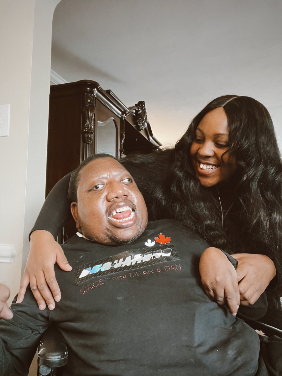 OneWellHealth's tweet image. Meet Darnell and his amazing nurse, Brittany! 🌟 Darnell's smile is pure joy, and his playful spirit lights up the room. 🥰 Moments like these remind us why compassionate care is at the heart of everything we do at OneWell. 💙 #CareWithHeart #SmilesThatInspire #joinus