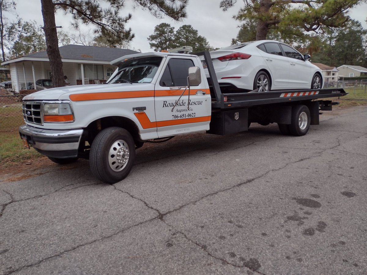 RoadsideRescue's tweet photo. Service first since 1991. Call-Text us for professional affordable assistance. https://t.co/sGW3zGCzqa