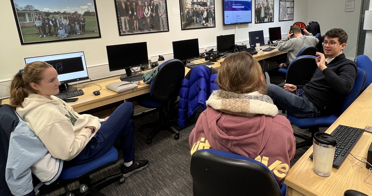 Fantastic to have MA Sports Comms graduate, now sports PR expert, <a href="/Danpottsy/">Dan Potts</a> visit the current <a href="/uniofglos/">University of Gloucestershire</a> students 🙌

He shared some excellent tips for breaking into the industry, captured on a number of podcasts, in the new studios! 🎙️