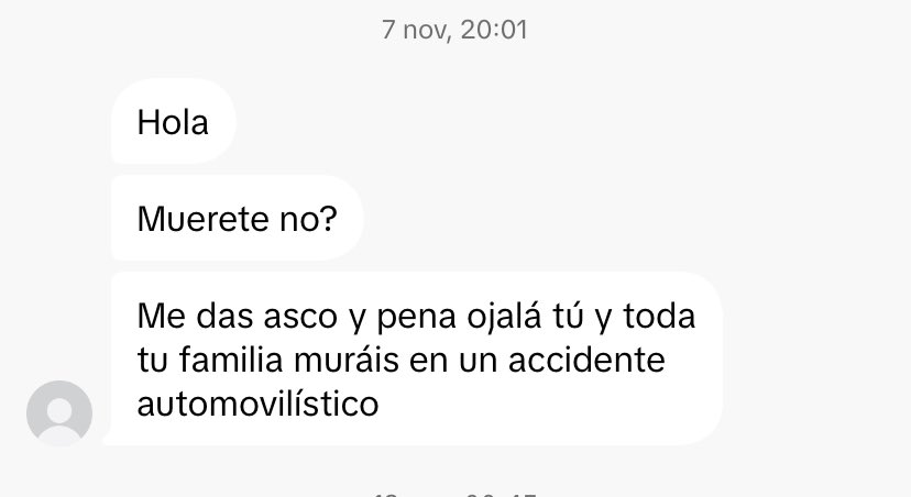 paaula05_'s tweet photo. así actúa un fascistas cuando te tomas la libertad de dar tu opinión de forma respetuosa en las redes sociales (parece que no les va eso de que pienses con criterio propio). https://t.co/sqKxnBkJjH