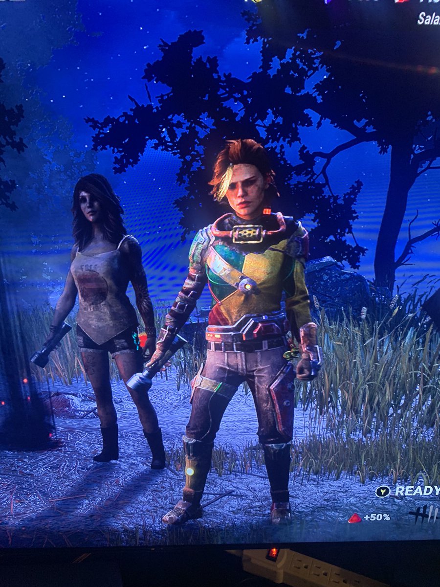MeekyRisu's tweet photo. Ok so, i found a bug!!

I dont own this skin or these cosmetic pieces but i can wear them by equipping preset 2?
#DeadbyDaylight #dbd #dbdbug #bug https://t.co/0k9JwXTbvc
