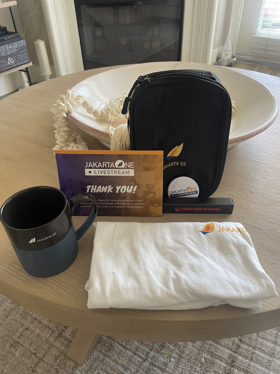 I’m not saying that I was in the selection committee for <a href="/JakartaOneConf/">JakartaOne Livestream</a> just because of the swag, but I admit it is a good incentive 😀