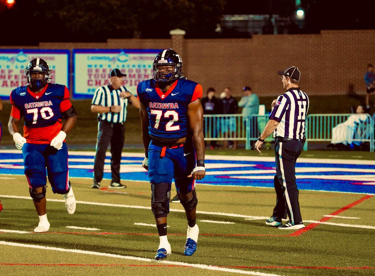 Zach ☔️ tweet media