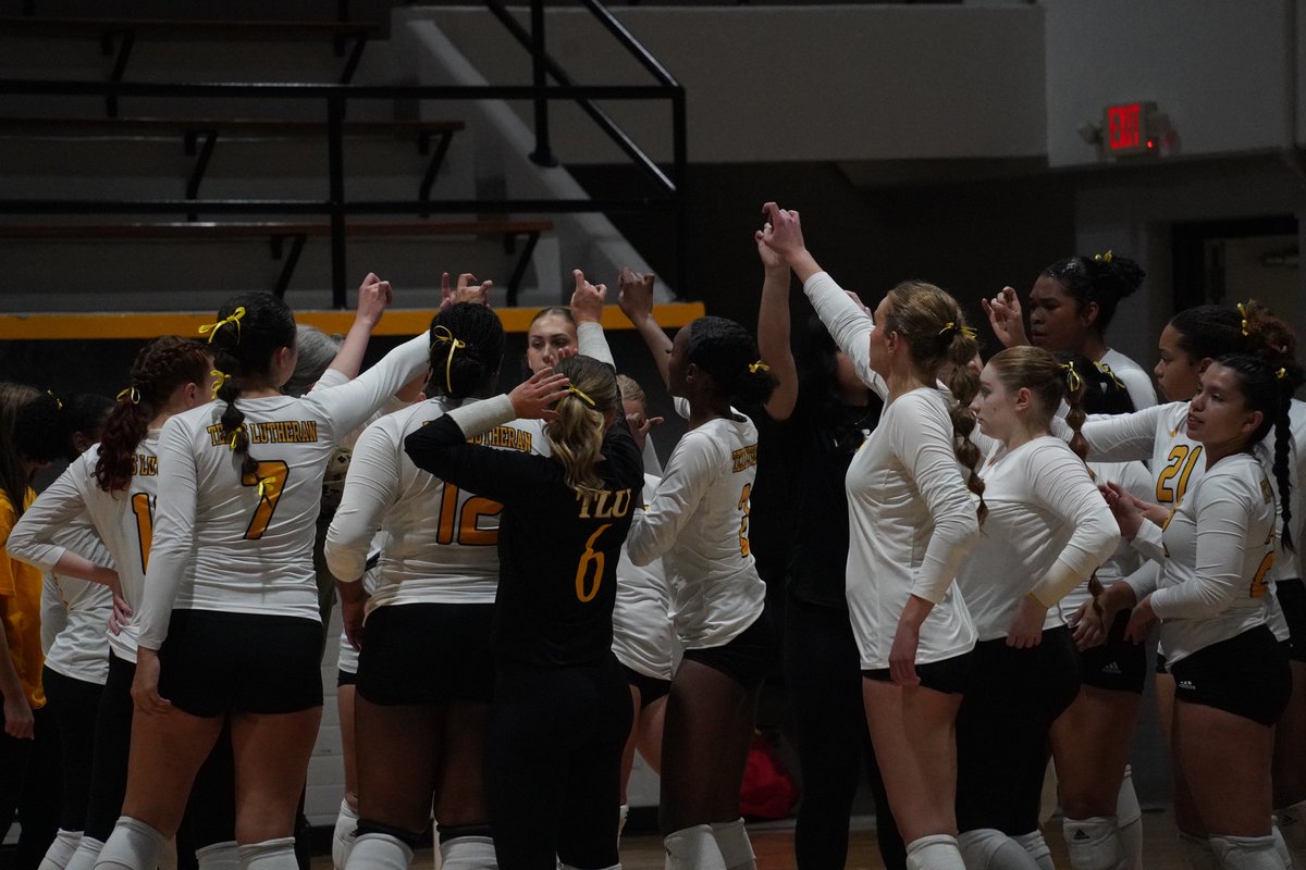 TLU_VB's tweet image. Played our hearts out. All season long.
Thank you seniors for everything youโve contributed to our program and to everyone whoโs supported us along the way ๐ถ๐๐ค
#TooLiveU | #PupsUp
