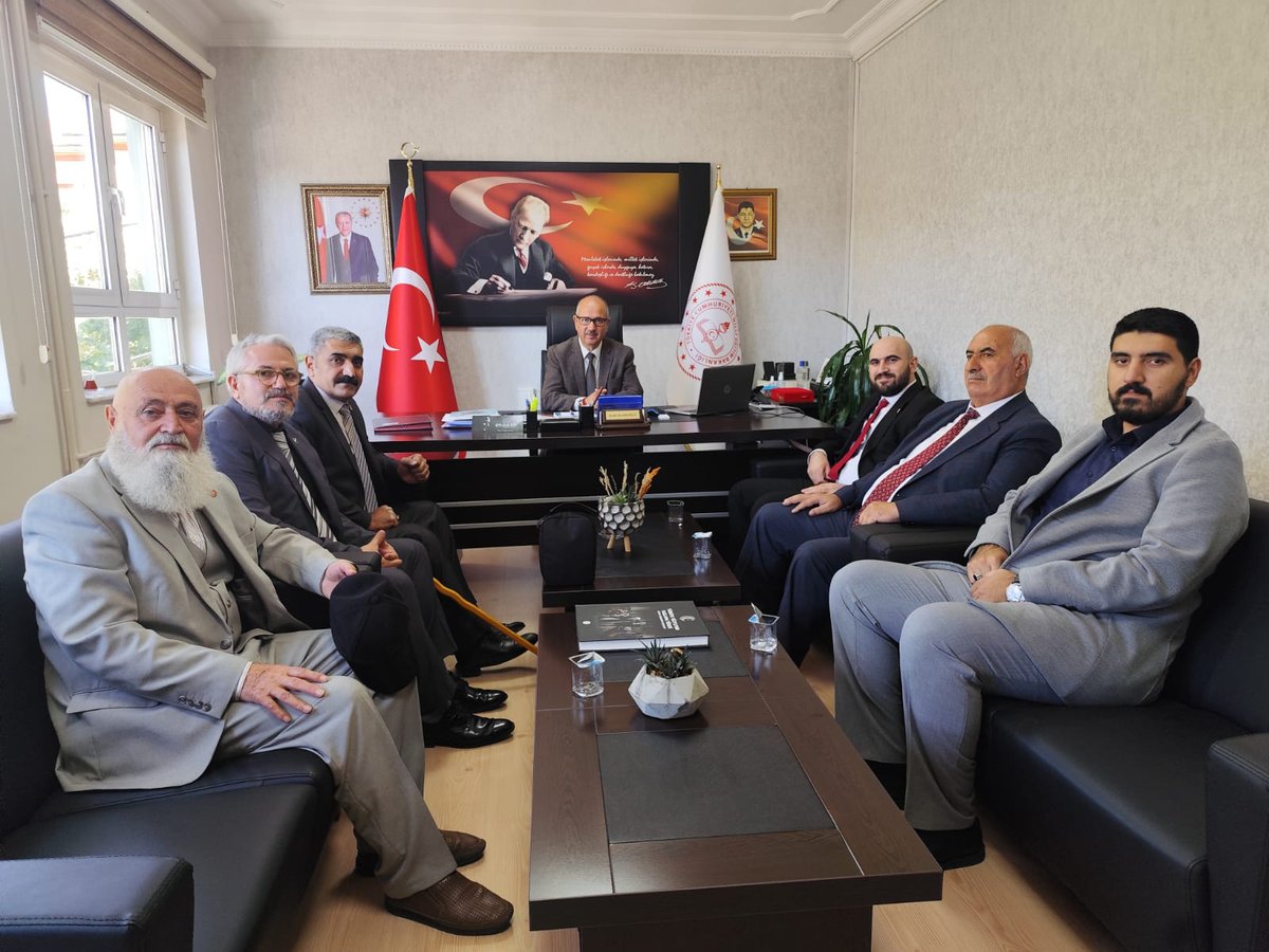 rprefahtorbalii's tweet photo. #Torbalı İlçe Milli Eğitim Müdürü Kadir Kadıoğlu Bey’i makamında ziyaret ettik.

Ziyaretimize, İl Başkan Yardımcımız Emrah Uyan Bey, İlçe Başkanımız İsmail Tanas Bey ve İlçe Yönetim Kurulu üyelerimiz katılım sağladı.

Eğitim konusunda fikir alışverişinde bulunarak, ilçemizin geleceği için yapılabilecek çalışmaları değerlendirdik. Sayın Müdürümüze göstermiş olduğu misafirperverlik için teşekkür ederiz.

#EğitimGelecektir #Torbalı #MilliGörüş #YenidenRefah #MilliEğitim

@erbakanfatih @nureddingul @arikancemal 
@emrahuuyan @ismailtanass