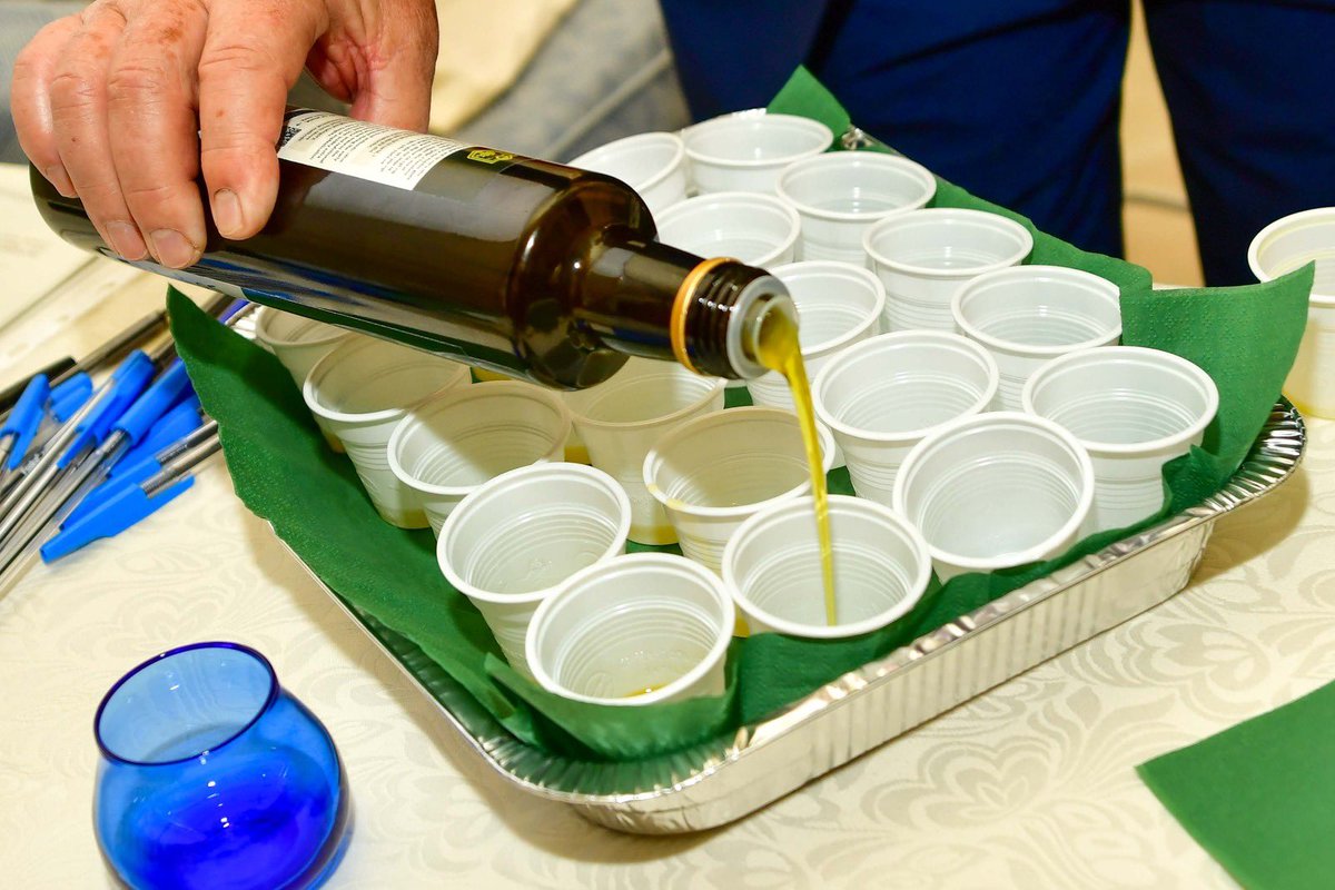 Italy in Albania tweet media