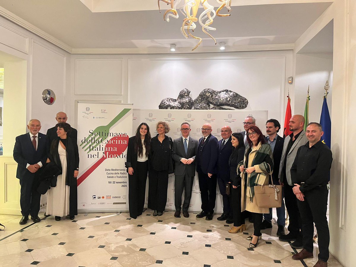 Italy in Albania tweet media