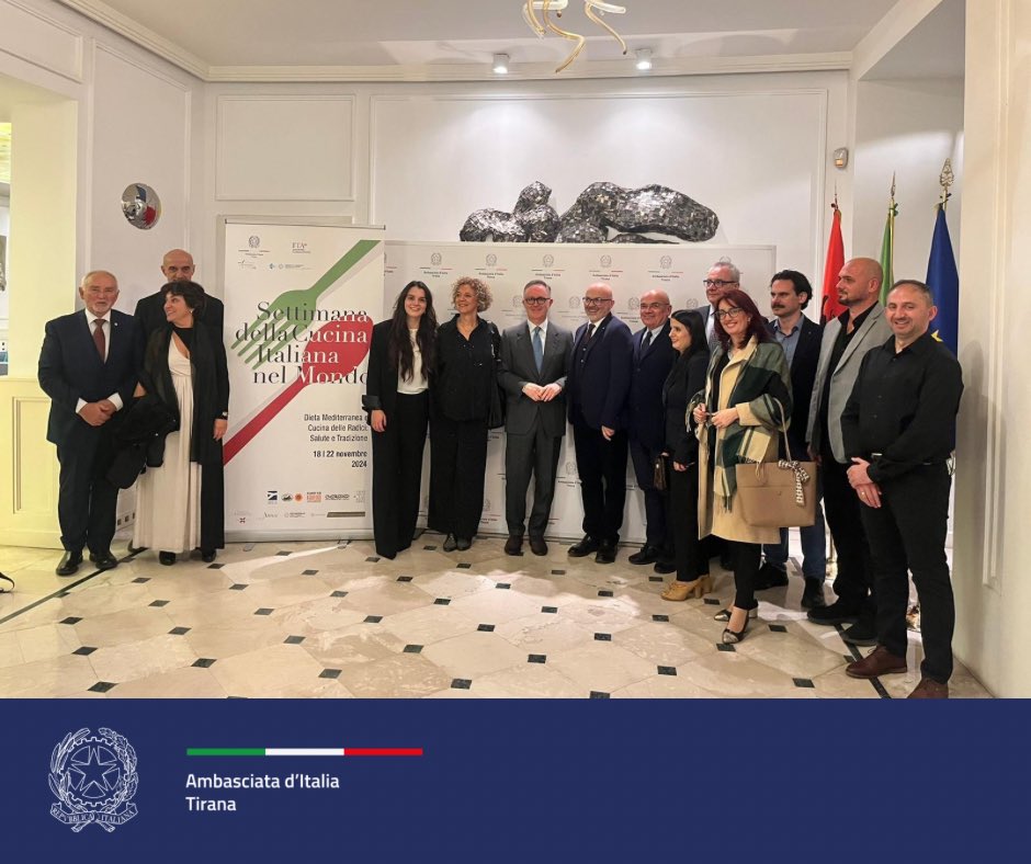 Italy in Albania tweet media