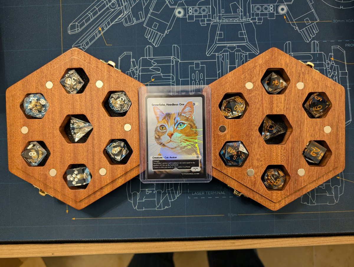 Mael_Gay's tweet photo. @GamersNexus I just received both dice sets and I love them. Especially with Snowflake ruling over them so gracefully ^^. I wanted to support for a while, so that was the perfect occasion.
I can't wait to use the inductors one with my Artificer during my next D&amp;D session. https://t.co/eG60OtuRiH