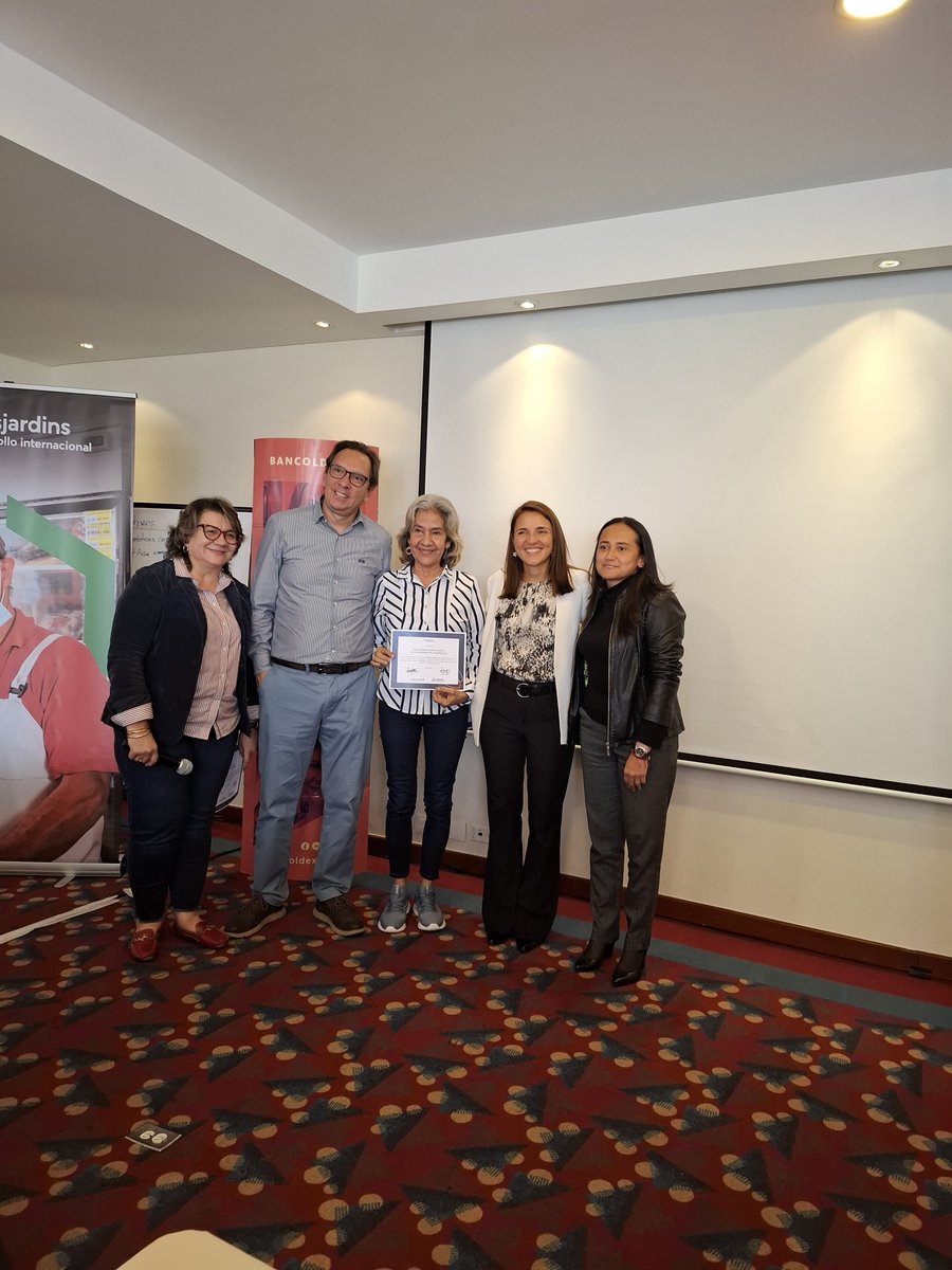 cootregua's tweet photo. "¡COOTREGUA ahora certificada! 
Fuimos seleccionados por Bancóldex, USAID y DID para participar en un programa que nos brinda una línea de crédito especial y asistencia técnica.
¡Un logro más para apoyar a nuestros asociados!" @Bancoldex @USAID_Colombia https://t.co/3zy8Siy9Vx