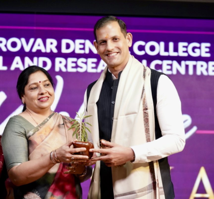 Chandresh1024's tweet photo. It was a great pleasure to interact with new students who have chosen their career in dentistry regarding anti ragging.Thanks to the management and faculty of mansarovar dental College Bhopal for the opportunity.￼@MansarovarGlob1 @mansarovargroup https://t.co/wp4OK8QJTd