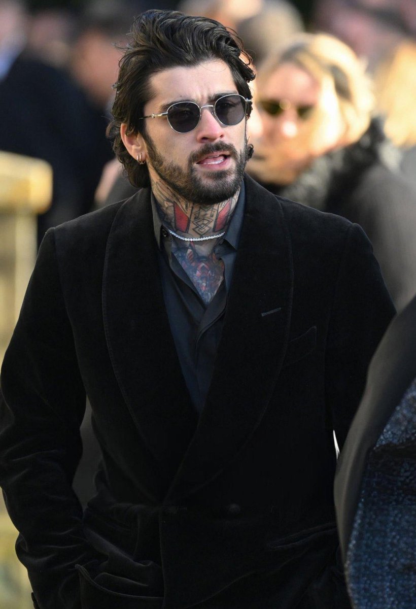 Zayn Malik's Teary Eyes through Glasses ..at Brother Liam's Funeral💔💔, image size:820x1200