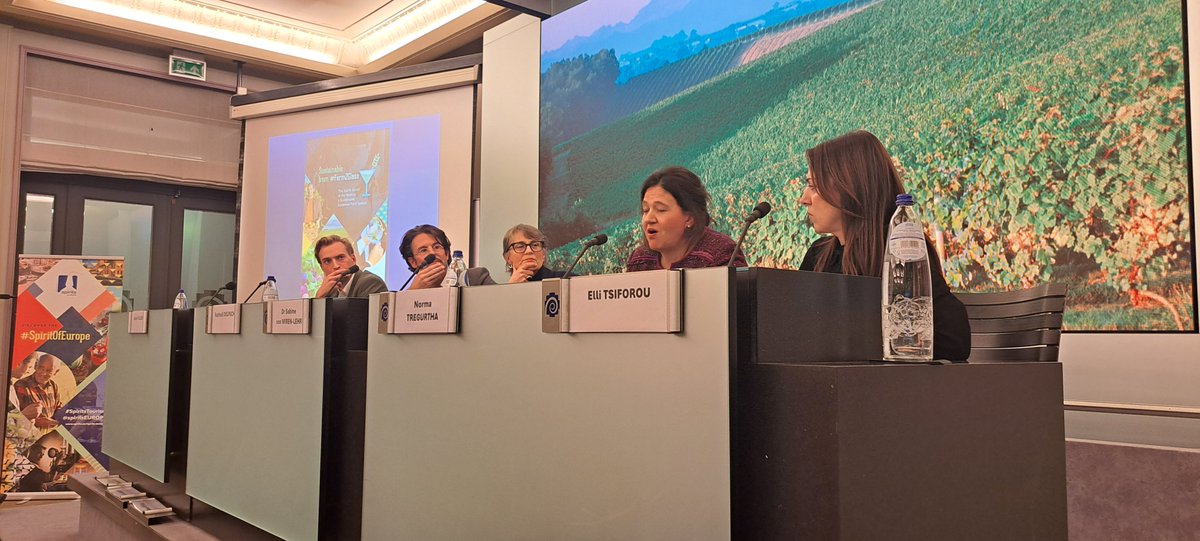 Sharing ideas, working together, and taking everybody along. Key principles for progressing on social, economic &amp; environmental sustainability highlighted by <a href="/ElliTsiforou/">Elli Tsiforou</a> from <a href="/COPACOGECA/">COPA-COGECA</a> and  Norma Tregurtha from <a href="/Bonsucro/">Bonsucro</a> at #SpiritSummit.