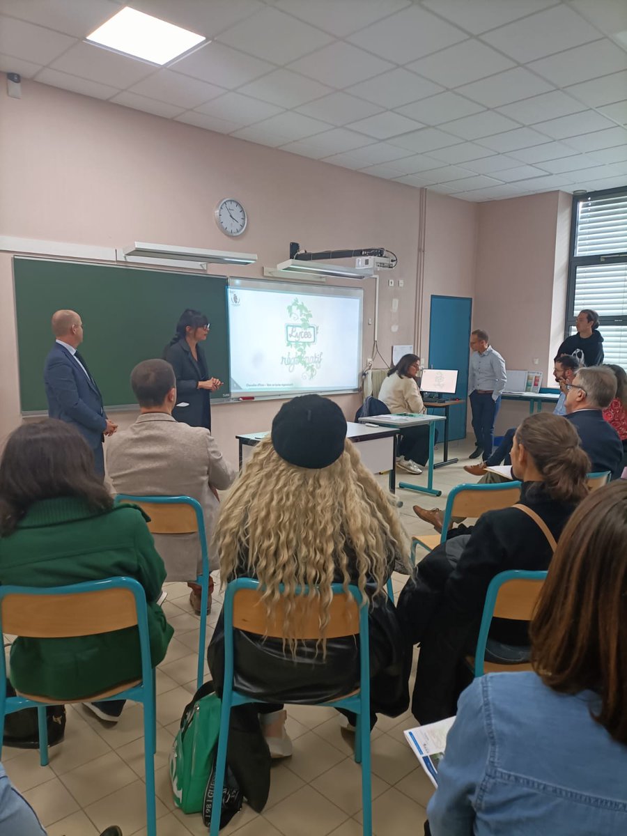 CARDIE DIJON (@cardiedijon) on Twitter photo #JLI89 "Décloisonner les matières pour s'adapter au monde de demain. Adopter une réponse globale à un problème global."
Créer des modules où chaque professeur place son enseignement dans un module. #Innovation <a href="/cardiedijon/">CARDIE DIJON</a> <a href="/reseau_canope/">Réseau Canopé</a> <a href="/dsden89/">DSDEN 89</a> <a href="/AcademieDijon/">Académie de Dijon</a> #JLI89 "Décloisonner les matières pour s'adapter au monde de demain. Adopter une réponse globale à un problème global."
Créer des modules où chaque professeur place son enseignement dans un module. #Innovation <a href="/cardiedijon/">CARDIE DIJON</a> <a href="/reseau_canope/">Réseau Canopé</a> <a href="/dsden89/">DSDEN 89</a> <a href="/AcademieDijon/">Académie de Dijon</a>
