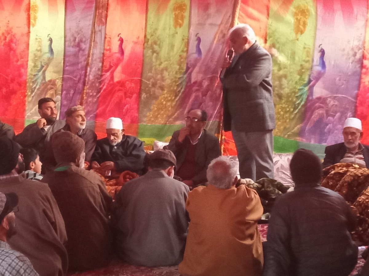 JKNC_Beerwah's tweet photo. Hon,ble Mla Beerwah @ShafiAhmadWani4 along with D.P NC Budgam @Ghnabibhat visited Otligam halqa..Dr Sb listen to the grievances and assured the inhabitants of their early redressal @JKNC_ https://t.co/ewbVCxQuj6