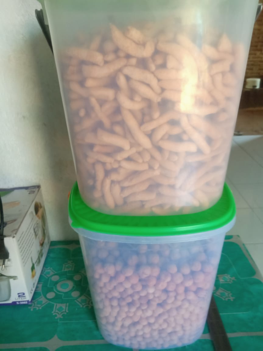 MaxieNinef's tweet photo. Sabtu (09/11), Maxianus C. H. Ninef, Luhkan Kab. Lembata, di POKLAHSAR Rayuan , Desa Wuakerong, Kec. Nagawutung, Produksi Kerupuk Atom Tenggiri, Sebanyak 12 Kg, 84 bks harga Rp. 10000/100 gr, 84 bks harga Rp. 5000/50gr.
#GiatLuhkanSatminkalGONDOL
#luhlapor
#Produksi
#lembata https://t.co/j4fFdCEQyM