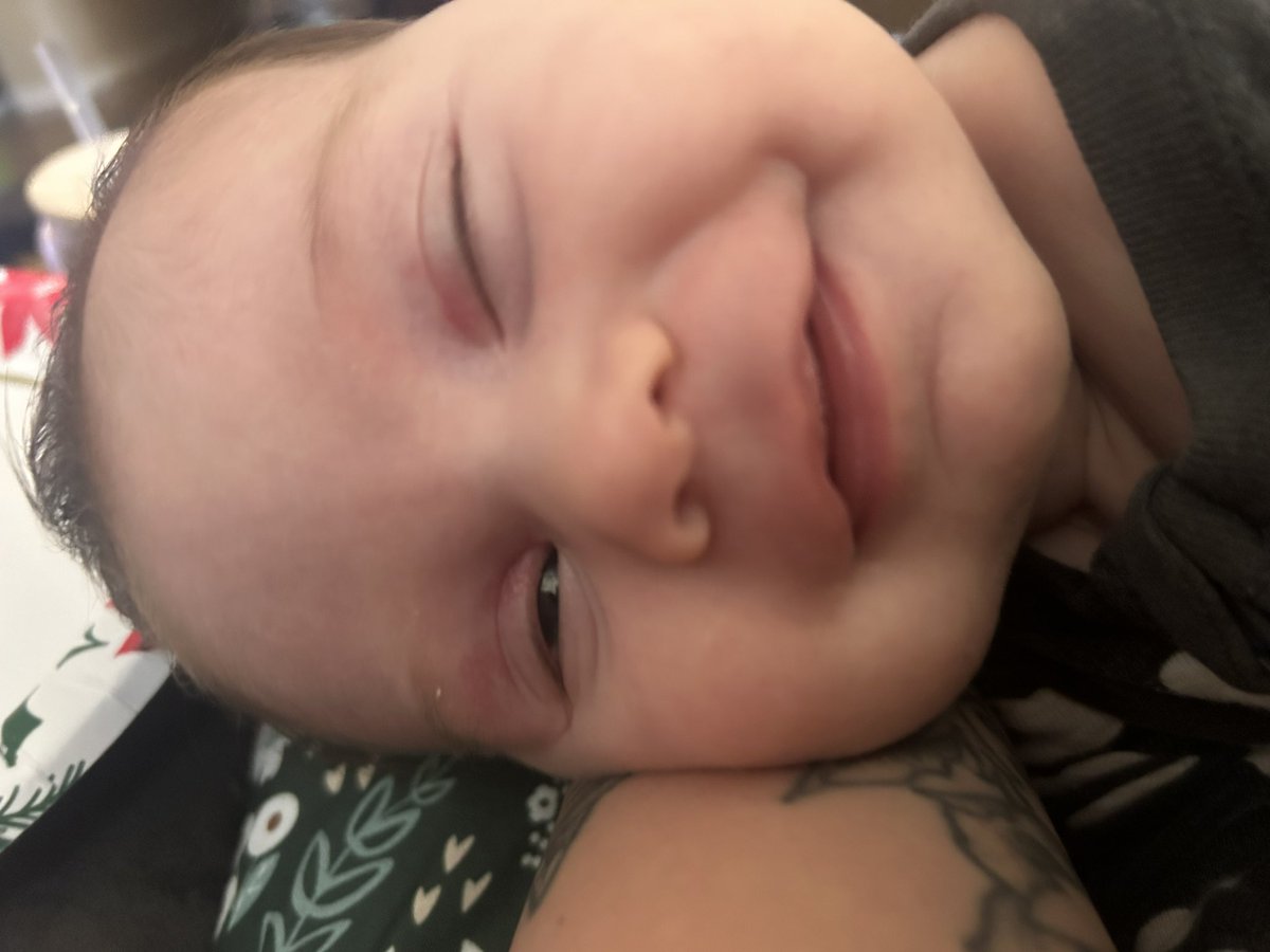 madiadmire's tweet photo. Milk drunk smiles https://t.co/wfYFjsmcp3