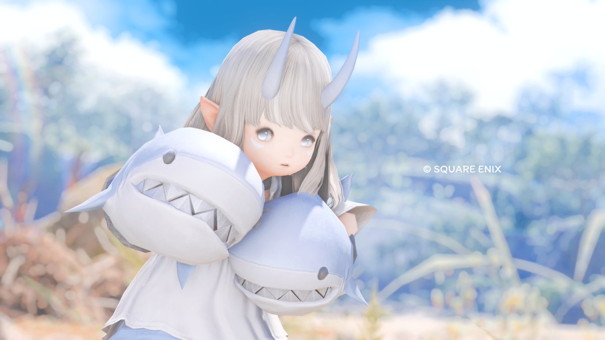 おはよ～🔆
サメちゃんお気に入りすぎてずっと撮ってる
がぶがぶ🦈✨

#おはララ