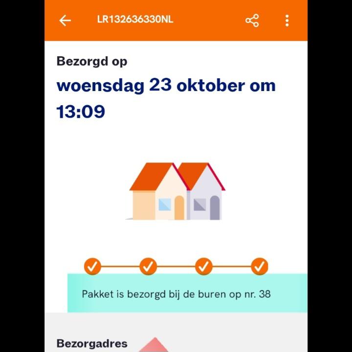 itsmeineke's tweet photo. @PostNL Dit is alles wat hun zien op https://t.co/9dwZMPTQ50, ik zie staan afgeleverd bij de buren. Dus ja .... https://t.co/DVBOsCe3ys