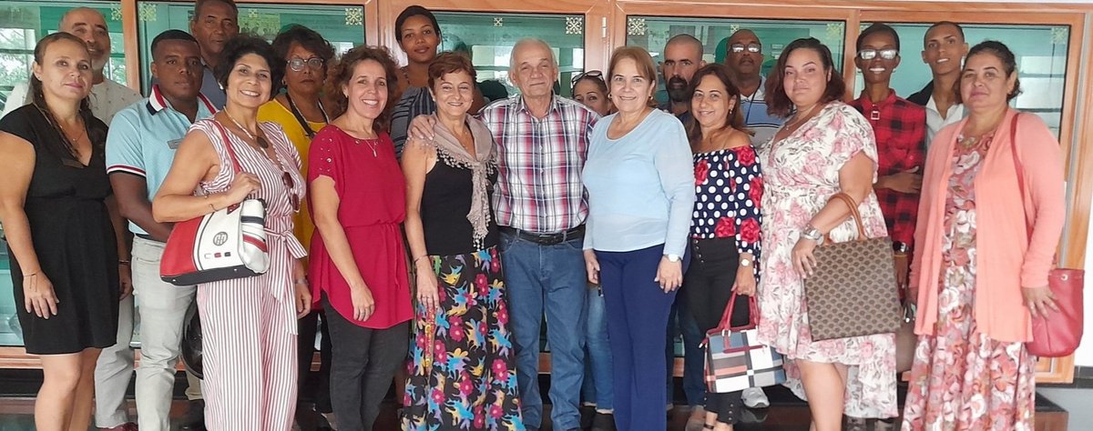 El presidente del Consejo Marca País del <a href="/IcsCuba/">Instituto de Información y Comunicación Social</a>, MSc. Humberto Fabián Suárez, capacitó está mañana a especialistas en Comunicación del sector de la salud,  en taller convocado por el <a href="/MINSAPCuba/">Ministerio de Salud Pública de Cuba</a>. Signo de elevado nivel comunicacional la Marca Cuba, importante su buen uso. 🇨🇺