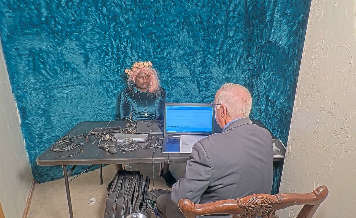 CandlelitAnne's tweet photo. Me at a job interview
#fishtanklive #fishtankdotlive https://t.co/1AVox5lEOn