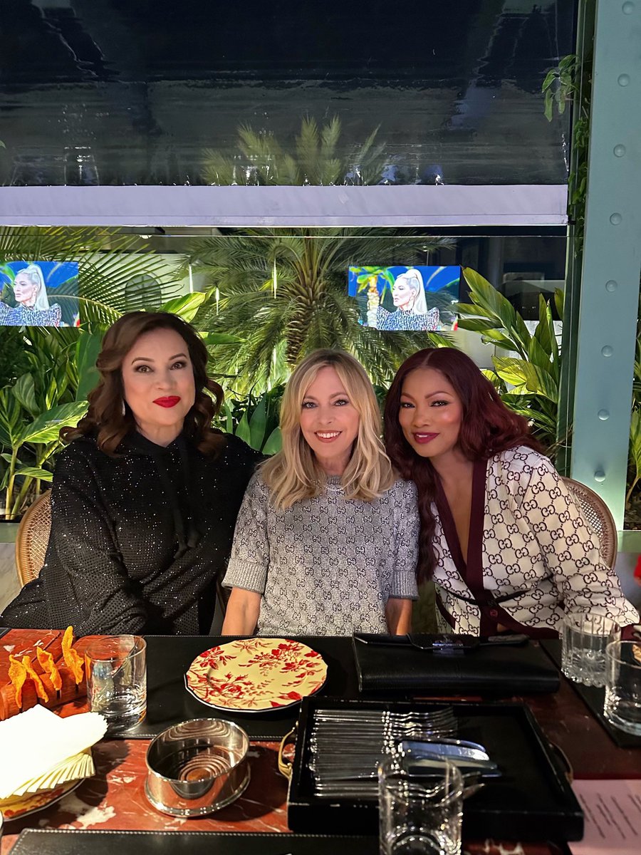 SuttonStracke (@suttonbstracke) on Twitter photo What a fun and beautiful #rhobh 💎 premiere watch party hosted by Gucci Osteria on Rodeo Drive with these beautiful besties! #jealousofwhat What a fun and beautiful #rhobh 💎 premiere watch party hosted by Gucci Osteria on Rodeo Drive with these beautiful besties! #jealousofwhat
