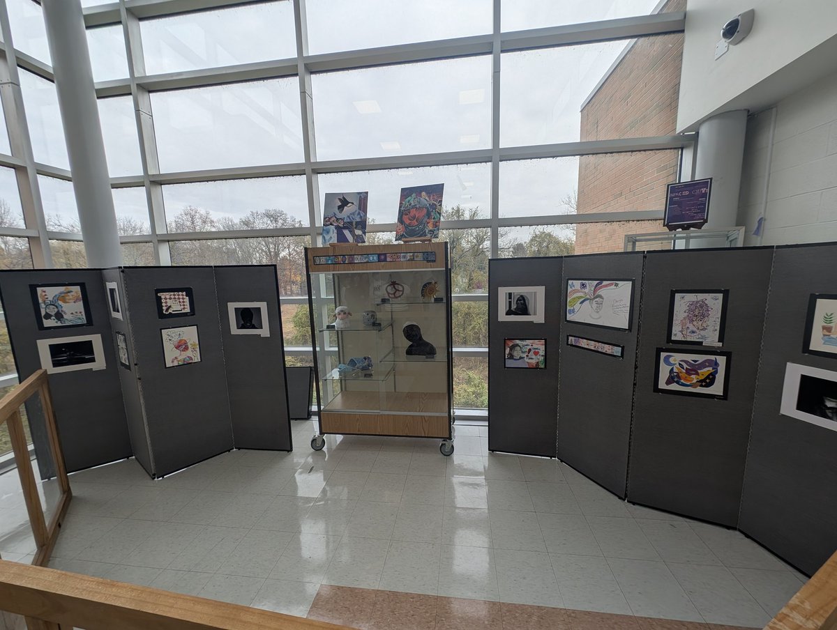 mpbaiocco's tweet image. Just came from our @ccsdschools CHSN 2nd student-led art exhibit organized by the Art Honor Society Exhibits Committee! Spaced Out 🌌 was the theme, and the student artwork was truly out of this world! @careim2 #art #Ramtastic #artexhibit #highschoolart