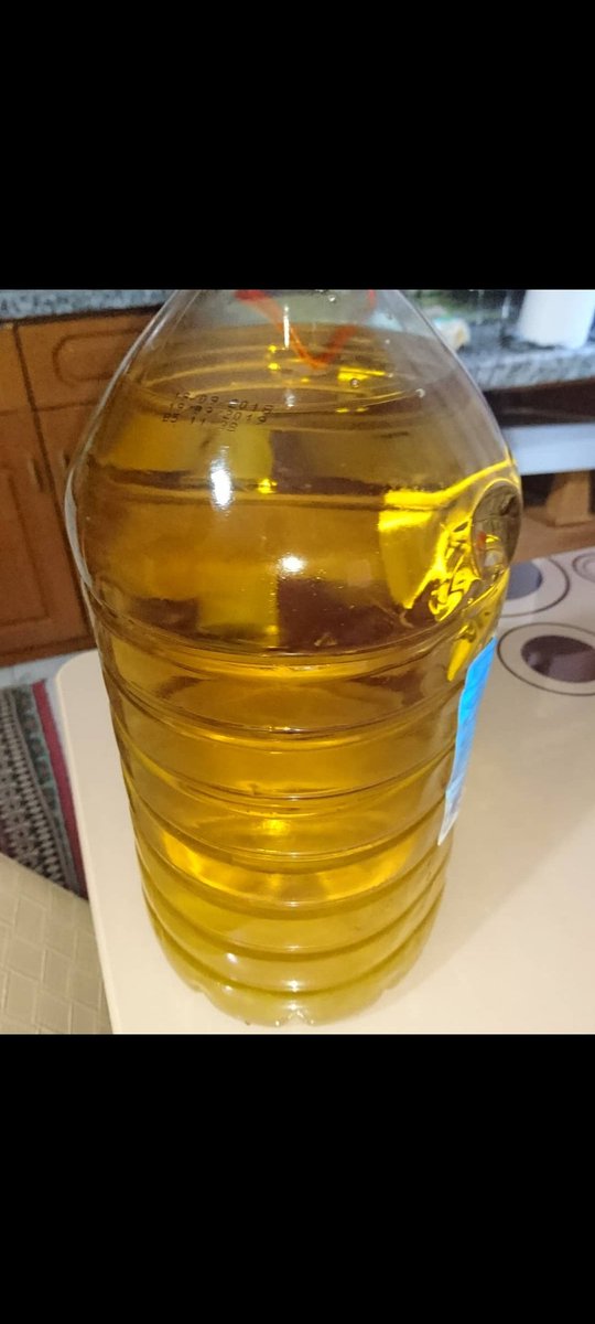 Yeni sezon zeytinyağı satışlarımız başlamıştır. Kendi ürünümüz % 💯 doğal 0.5 ve 0.6 asit kaliteli zeytinyağlarımız. Güvenle tüketebilirsiniz.