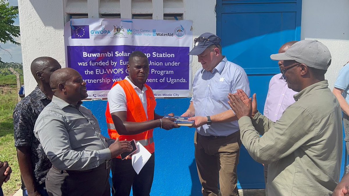 Opening the new solar powered pumping station in Namatumbo, delivered by <a href="/min_waterUg/">MINISTRY OF WATER AND ENVIRONMENT 🇺🇬</a> EUWS, <a href="/DwrCymru/">Welsh Water</a> as part of the <a href="/gwopa/">GWOPA / UN-Habitat</a> Water Operations Partnership