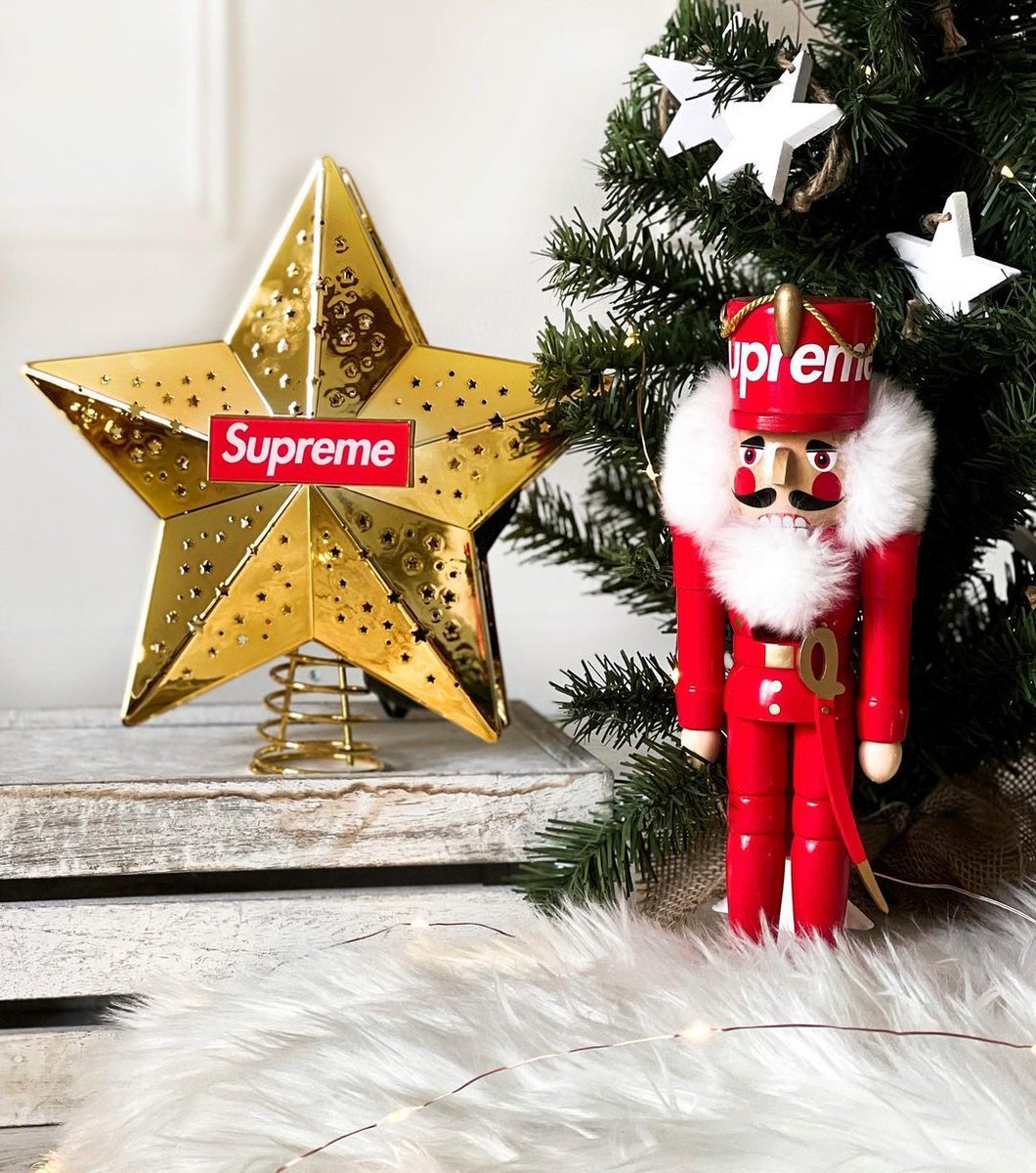 Alright, it's almost Christmas so show me your trees🎄Best