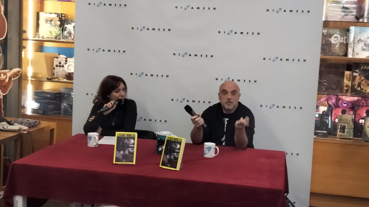 KrLoS 🐗 (@krlos_mg) on Twitter photo A <a href="/Gigamesh/">GIGAMΞSH</a> en la presentació de "dolent com la tinya" de l'<a href="/ivanledesma/">Ivan Ledesma</a> i presentat per <a href="/vanessa/">Vanessa O'Brien</a> A <a href="/Gigamesh/">GIGAMΞSH</a> en la presentació de "dolent com la tinya" de l'<a href="/ivanledesma/">Ivan Ledesma</a> i presentat per <a href="/vanessa/">Vanessa O'Brien</a>
