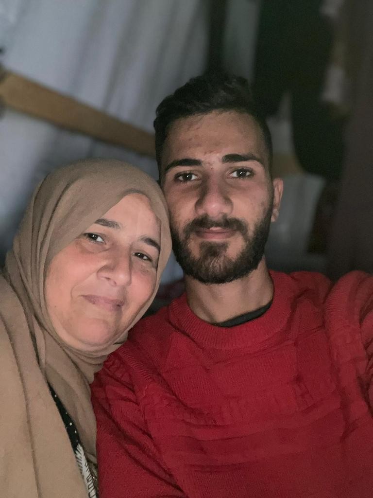 ahmedgaza24's tweet photo. If you are still interested
WE ARE ALIVE || GAZA 🇵🇸 https://t.co/CwsjDa56Kd