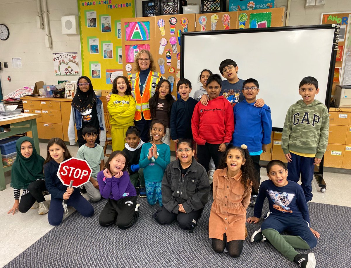 GordonSteam's tweet image. Gr3s had a special visitor in class today - our crossing guard Ms. Gilberte R! A friendly and welcoming face in our school community, the students asked questions about her job and learned about her personally. 🐈‍⬛ Thanks to Humber College ECE student J for arranging the visit! 😊
