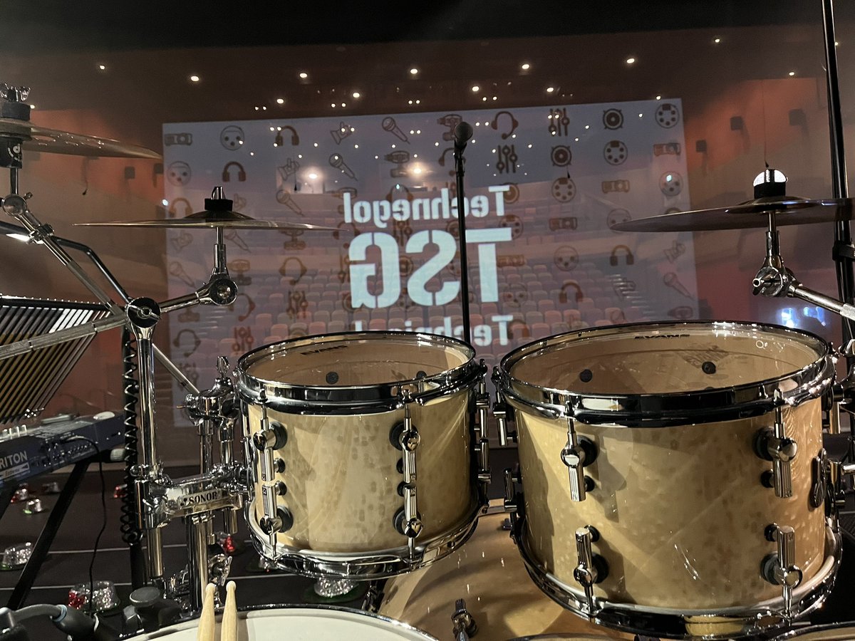 Second night on the <a href="/sonordrumco/">Sonor Drums USA</a> SQ2 set up. Anyone else a fan of these drums? <a href="/PaisteNation/">Paiste Cymbals</a> <a href="/vicfirth/">Vic Firth</a> <a href="/RocNSoc/">Roc-N-Soc, Inc.</a>