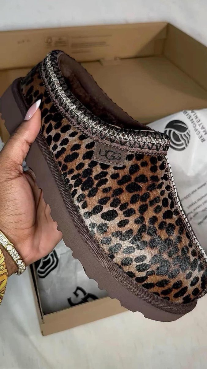 Cheetah Uggs are a must this fall/winter 😍🐆😮‍💨